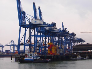 Gigantic port machinery